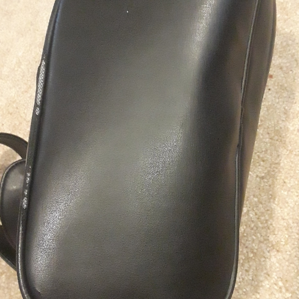 Saddle River Shoulder Bag - Picture 4 of 8